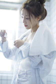 玩偶姐姐做运动视频